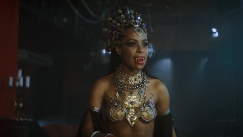 Aaliyah - Nudity in Queen of the Damned (2002)