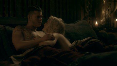 Alicia Agneson - Nudity in Vikings s05e12 (2017)