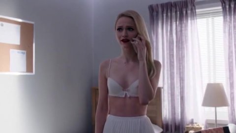 Johanna Braddy - Nudity in Quantico s01e22 (2015)