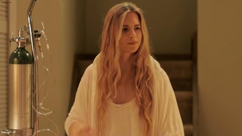 Brit Marling - Nudity in Sound of My Voice (2011)