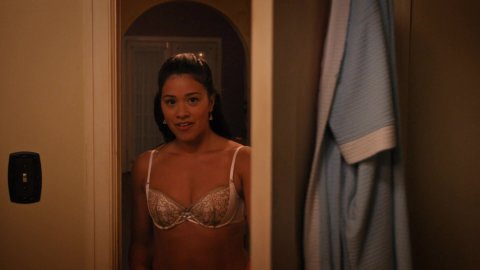 Gina Rodriguez - Nudity in Jane the Virgin s04e01 (2017)