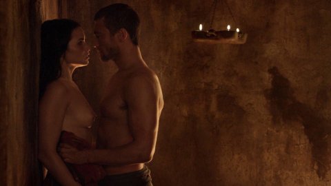 Katrina Law - Nudity in Spartacus s01e13 (2010)