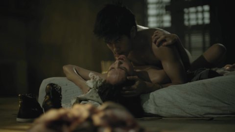 Salvita Decorte - Nudity in Halfworlds s01e04 (2017)