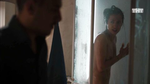 Anastasiya Meskova - Nudity in Sweet Life s03e01 (2016)