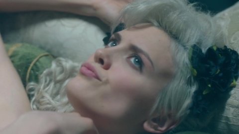 Wallis Day - Nudity in Will s01e02 (2017)