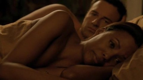 Aisha Tyler - Nudity in Nip/Tuck s02e03 (2004)