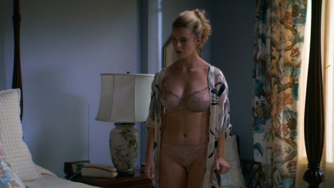 Betty Gilpin - Nudity in GLOW s02e04 (2018)