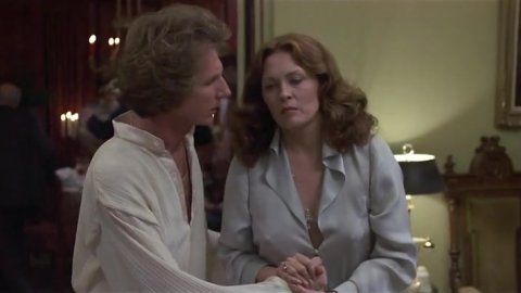 Faye Dunaway - Nudity in Eyes of Laura Mars (1978)