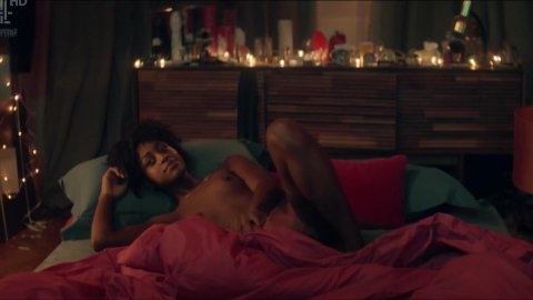 Simona Brown, Tallulah Haddon - Nudity in Kiss Me First s01e01 (2018)