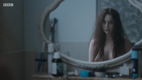 Jodie Comer - Nudity in Thirteen s01e01 (2016)