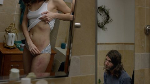 Aubrey Plaza - Nudity in Easy s02e01 (2017)