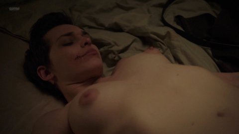 Sara Serraiocco, Nazanin Boniadi - Nudity in Counterpart s01e04 (2018)