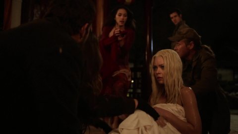 Scarlett Byrne - Nudity in Falling Skies s04e07 (2014)