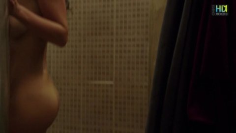 Melissa Drigeard - Nudity in Mafiosa s04e02 (2012)