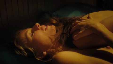 Naomi Watts, Sophie Cookson - Nudity in Gypsy s01e07 (2017)