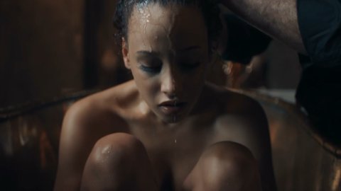 Elarica Johnson - Nudity in A Discovery of Witches s01e02-07 (2018)