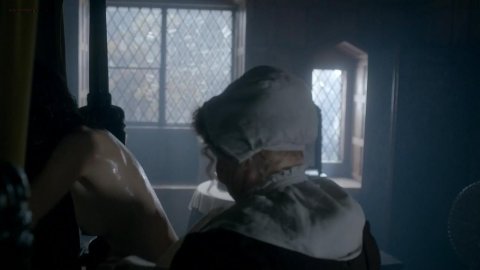 Caitriona Balfe - Nudity in Outlander s01e03 (2012)