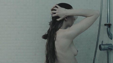 Anna Dawson - Nudity in The Creature Below (2016)