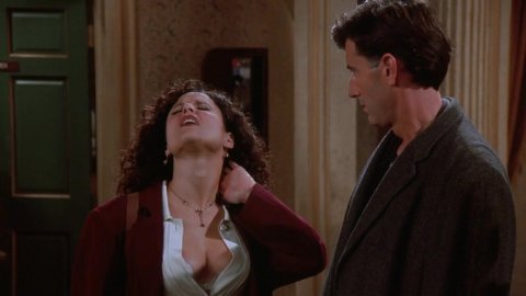 Julia Louis-Dreyfus - Nudity in Seinfeld s07e10 (1995)