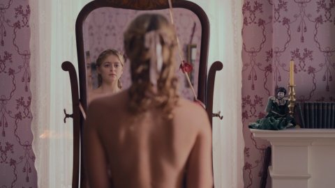 Hailee Steinfeld, Ella Hunt, Gus Birney - Nudity in Dickinson s01e01-03 (2019)