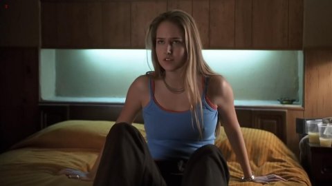 Leelee Sobieski - Nudity in Joy Ride (2001)