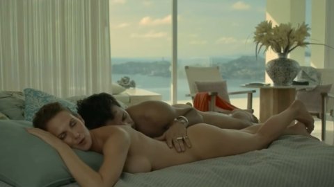 Cecilia Ponce, Aislinn Derbez, Ana de la Reguera - Nudity in Macho (2016)