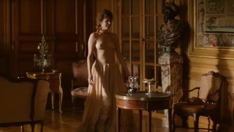 Manon Kneuse - Nudity in Lady J (2018)