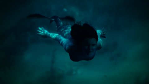 Eline Powell - Nudity in Siren s02e01 (2019)