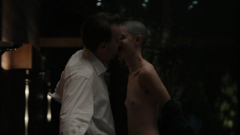 Asia Kate Dillon - Nudity in Billions s03e05 (2018)