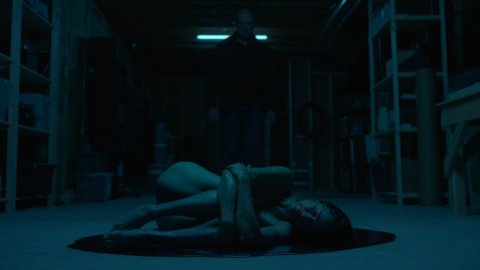 Kim Huffman - Nudity in Channel Zero s02e02 (2017)