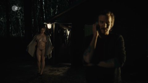 Anne Weinknecht - Nudity in Kommissarin Heller s01e09 (2019)