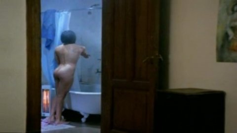 Claudia Pereira - Nudity in First Dog (2009)