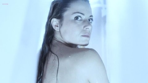 Erica Durance - Nudity in Smallville s04-07 (2004)