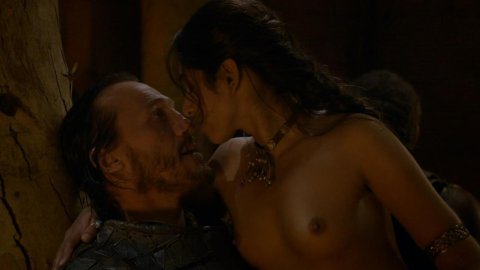 Sahara Knite - Nudity in Game of Thrones s02e09 (2012)