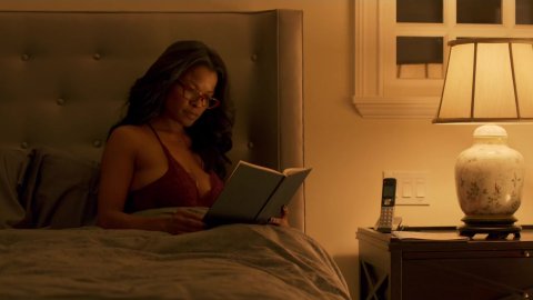 Keesha Sharp - Nudity in Lethal Weapon s01e01 (2016)