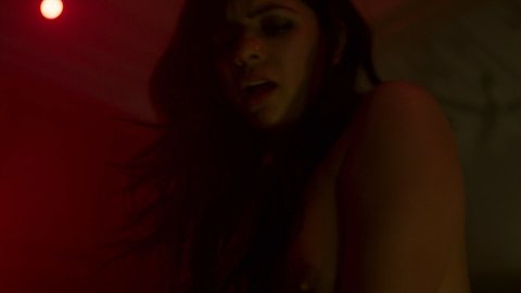 Rajshri Deshpande - Nudity in McMafia s01e02 (2018)