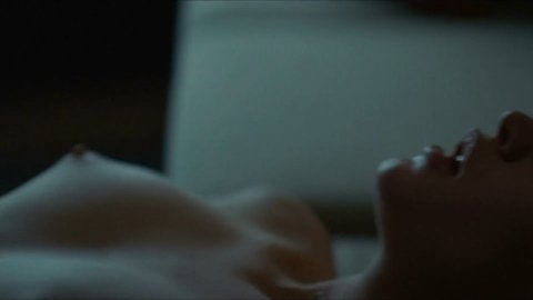 Julia Ragnarsson, Julia Dufvenius - Nudity in Blinded s01e03, e07 (2019)