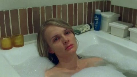 Magdalena Dabrowska - Nudity in Glina s01e02-04 (2004)