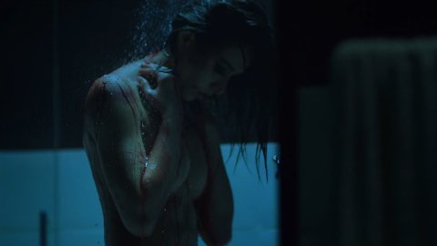 Cristine Reyes - Nudity in Maria (2019)