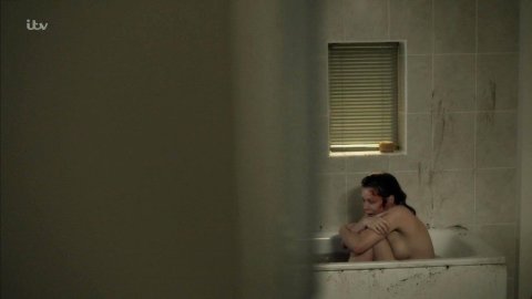 Anna Friel - Nudity in Marcella s01e01 (2016)