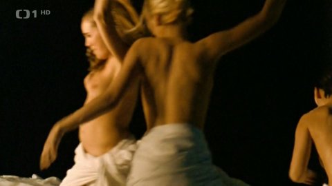 Lucie Vondrackova, Barbora Seidlova, Martina Klirova - Nudity in Snowboarďáci (2004)