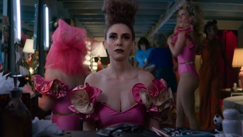 Jackie Tohn, Kate Nash - Nudity in GLOW s03e08-10 (2019)