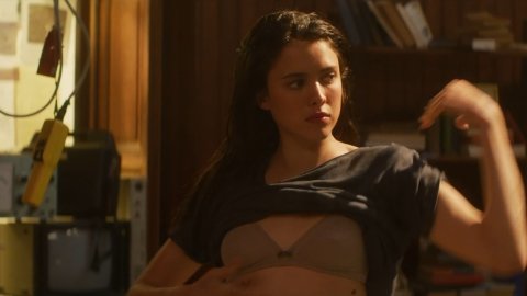 Margaret Qualley - Nudity in IO (2019)