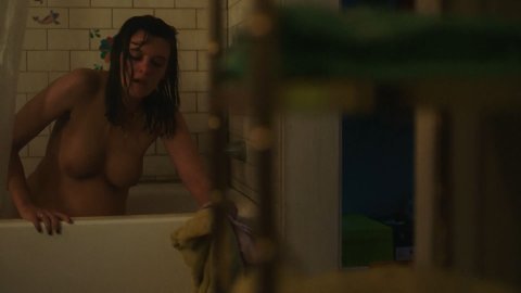 Frankie Shaw - Nudity in SMILF s02e05 (2019)