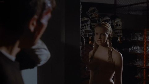 Laura Harris - Nudity in The Faculty (1998)