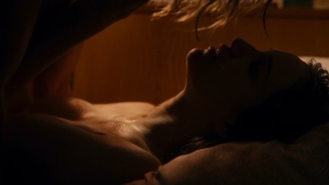 Lisa Vicari - Nudity in Dark s02e01e04-06 (2019)