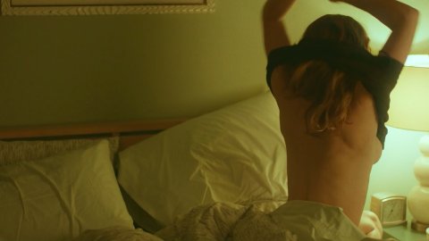 Bethany Joy Lenz - Nudity in Pearson s01e05 (2019)